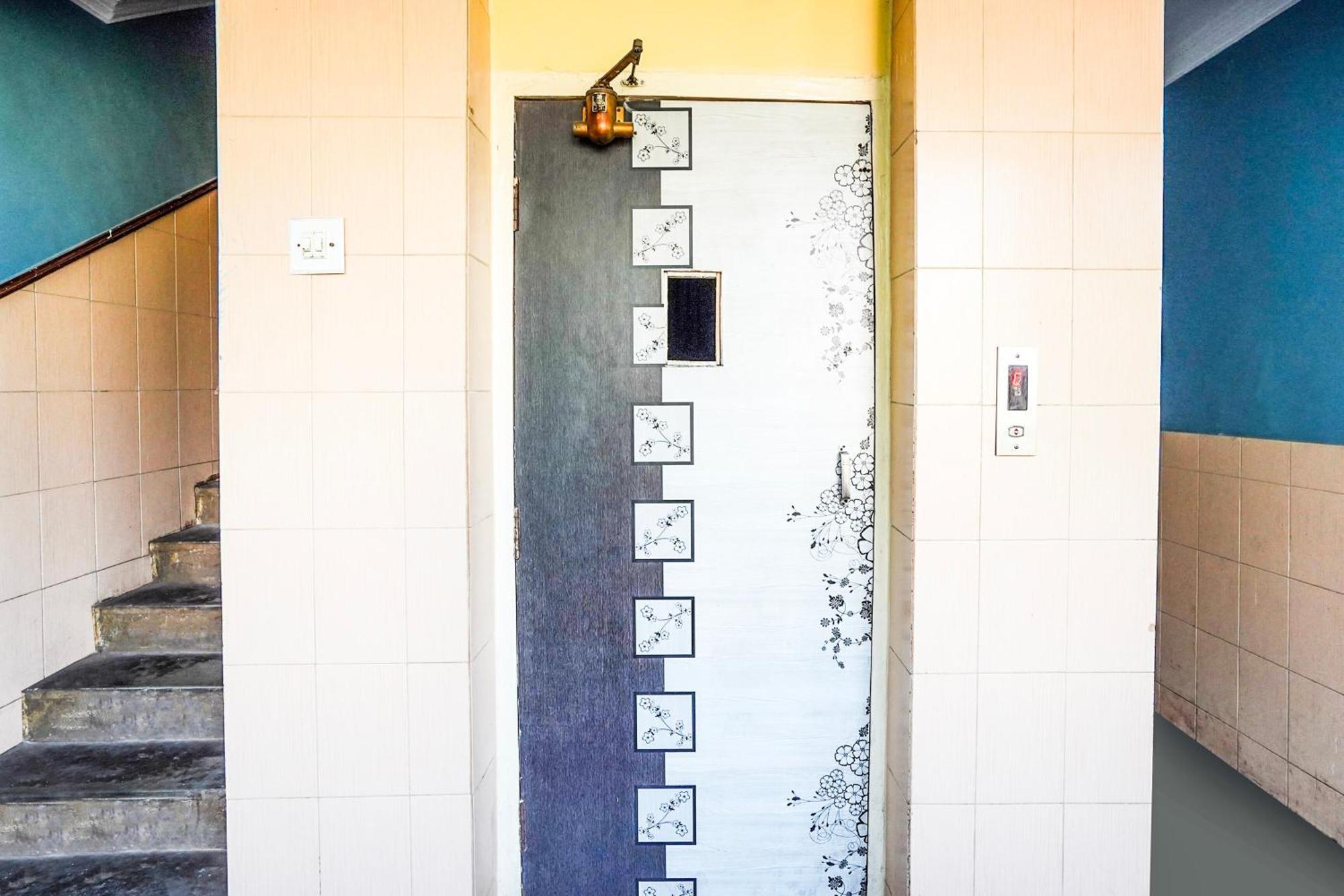 Hotel O Vibrant Residency 아흐메다바드 외부 사진