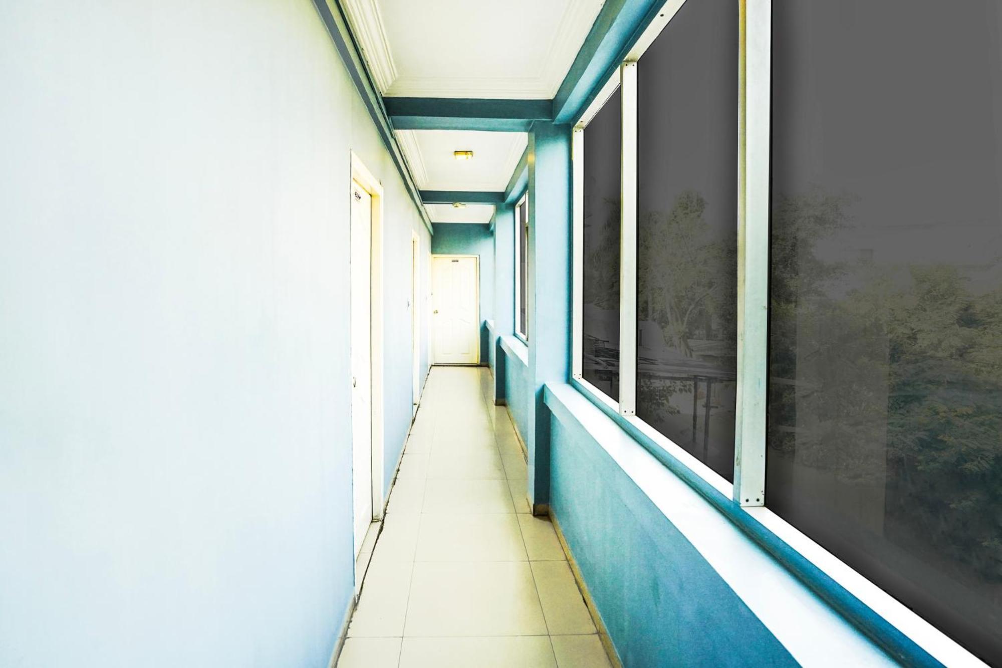 Hotel O Vibrant Residency 아흐메다바드 외부 사진