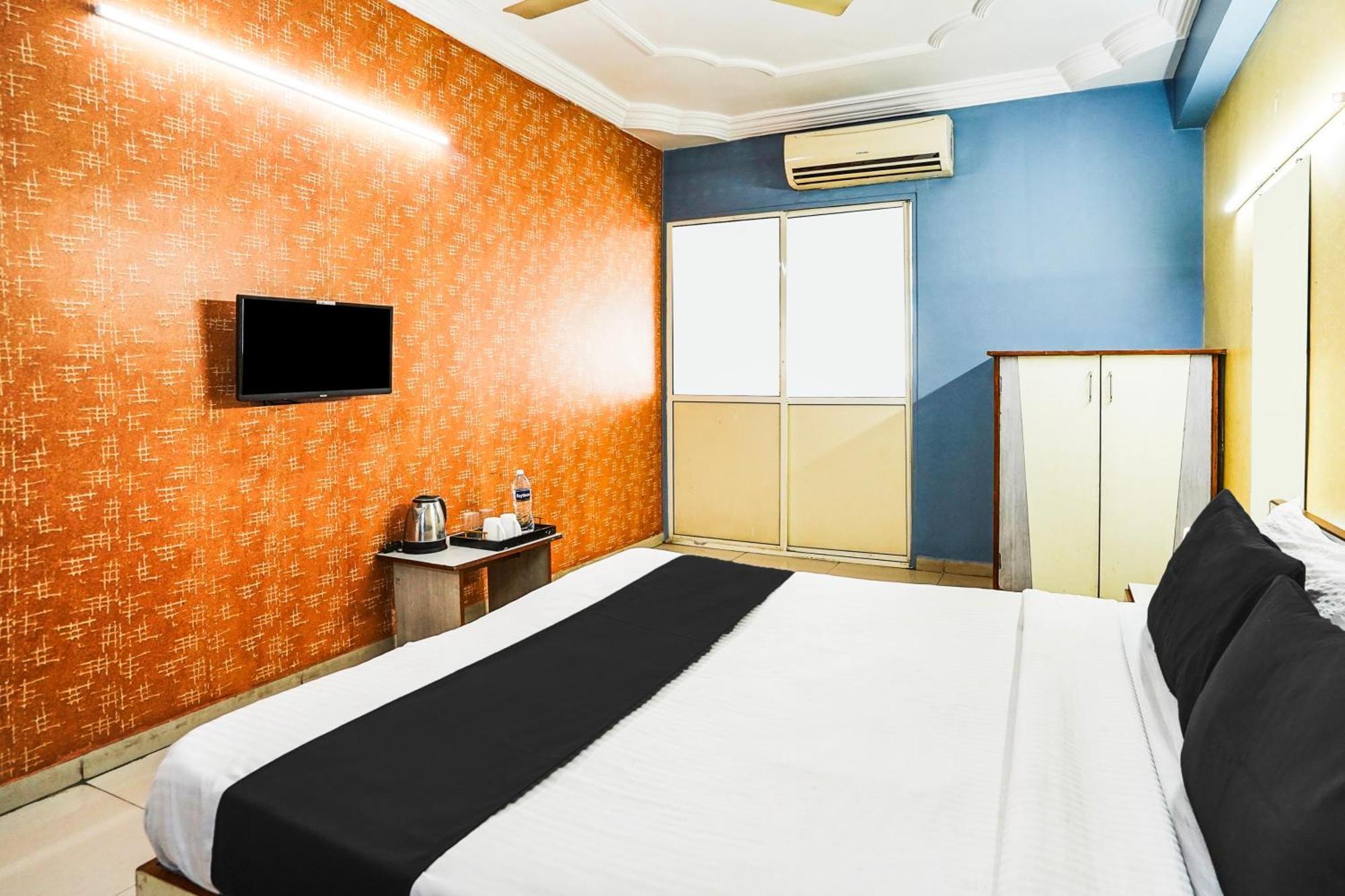 Hotel O Vibrant Residency 아흐메다바드 외부 사진