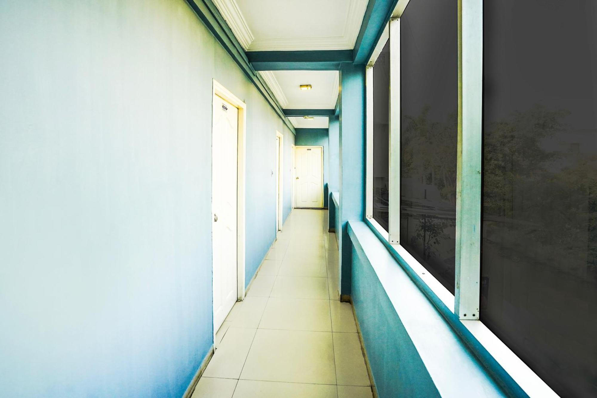 Hotel O Vibrant Residency 아흐메다바드 외부 사진